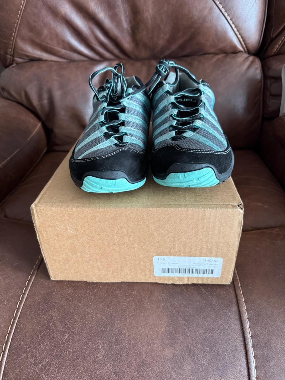 KURU Women's Athletic Shoes in Black and Teal (chicane) size 10.5